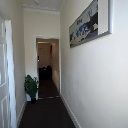 Lovely Room Within 5 Mins Walk To Stoke Train Station With Double And Single Room Exterior photo
