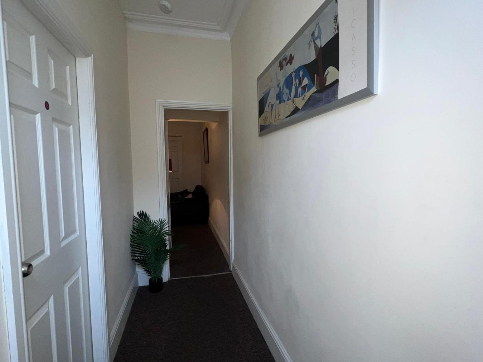 Lovely Within 5 Mins Walk To Train Station With Double And Single Homestay Stoke-on-Trent