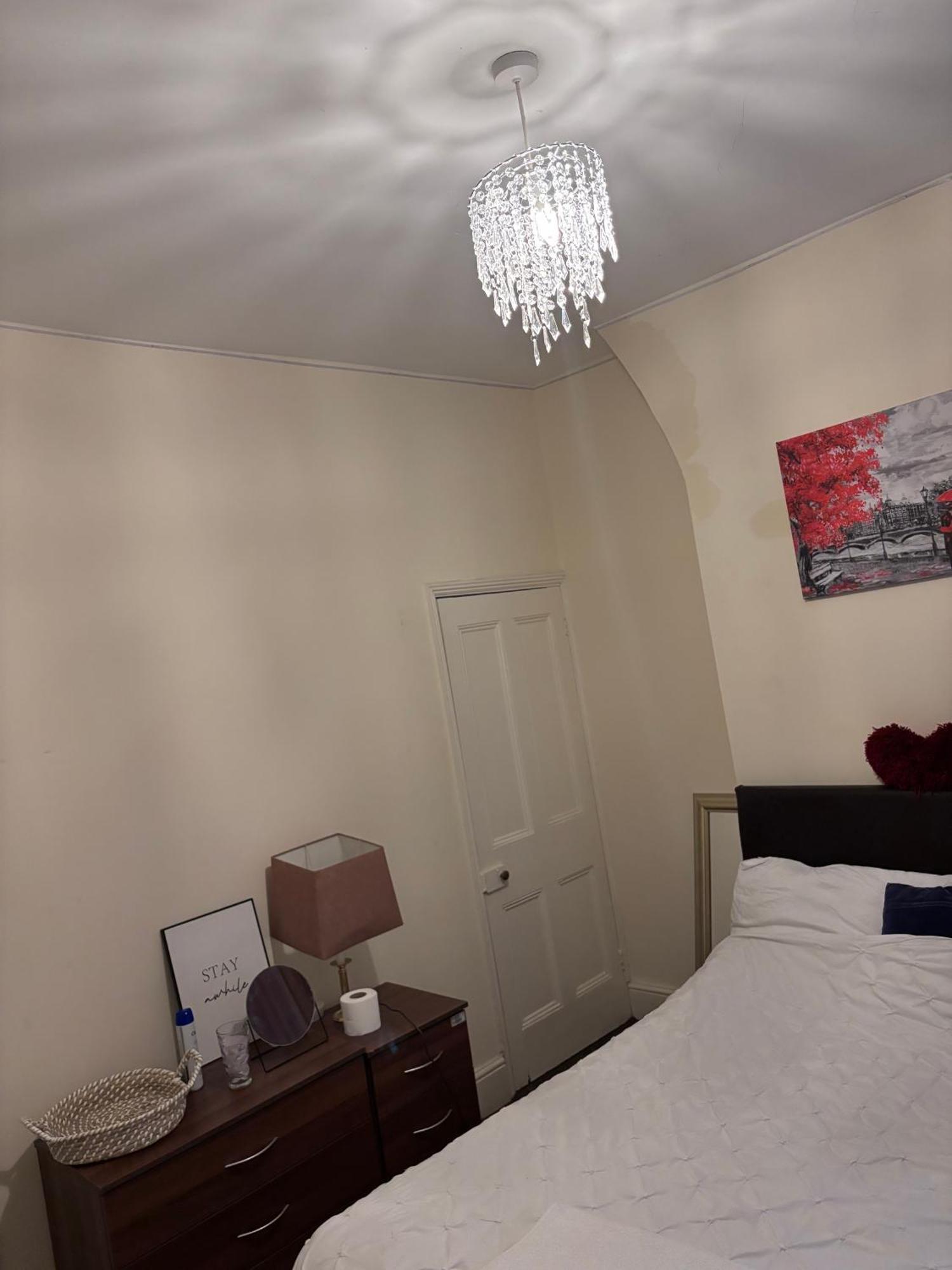 Homestay Lovely Within 5 Mins Walk To Train Station With Double And Single Stoke-on-Trent
